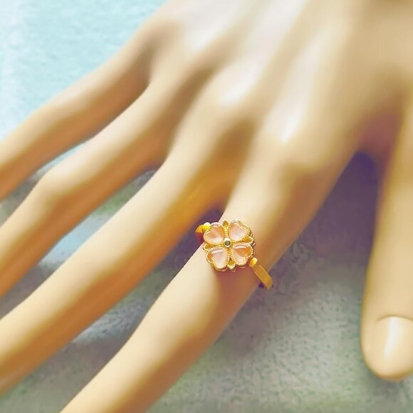 🆕 Women Gold Christmas Pearl Ring Adjustable Open Wrap Fashion Eternity Jewelry - Picture 3 of 3